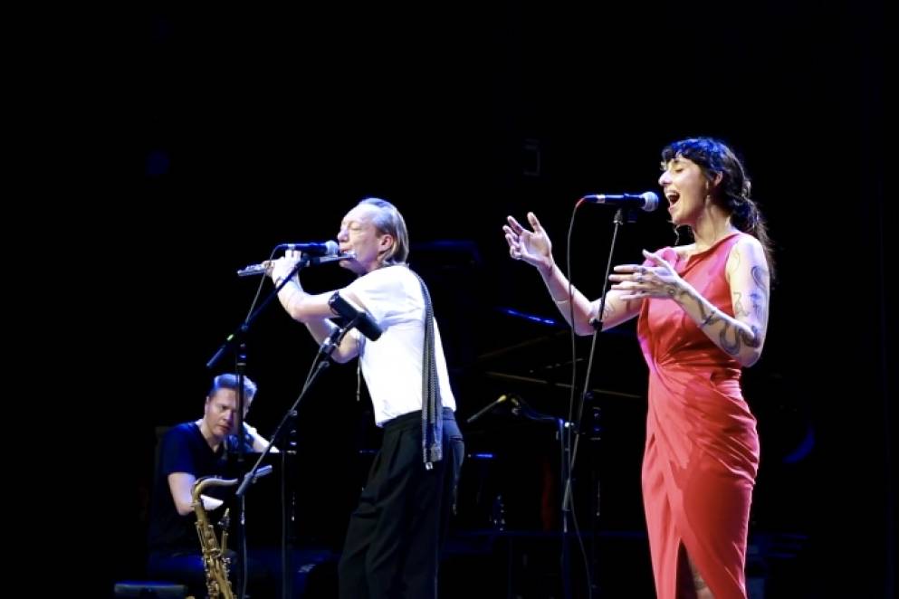 Nathan Haines &amp; Elisa